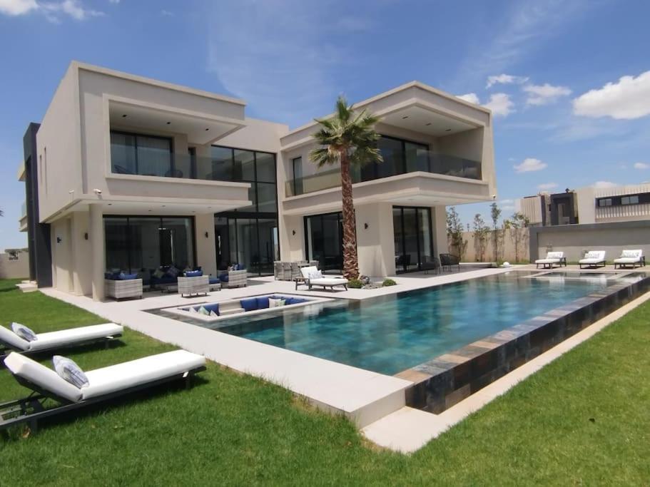 Moderne Au Sein Du Golf Amelkis Villa Marrakesh