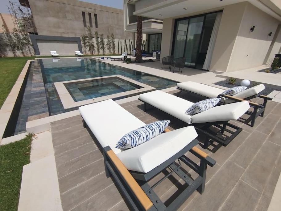 Moderne Au Sein Du Golf Amelkis Villa